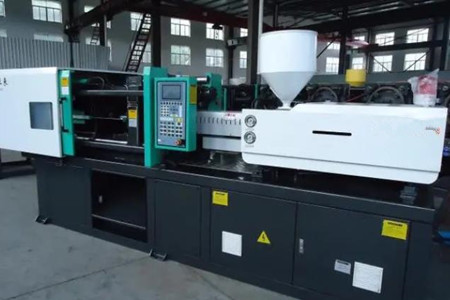 PVC管接頭注塑機啟動前需要做哪些準(zhǔn)備工作？