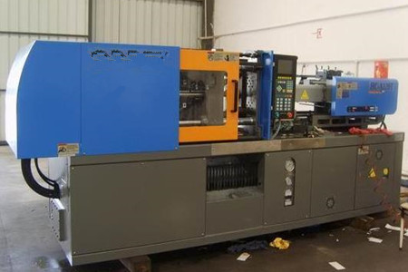 果筐注塑機廠家如何選擇比較好？需重視這些因素！