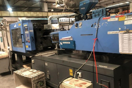 如何降低混雙色注塑機(jī)采購(gòu)成本？技巧分析！